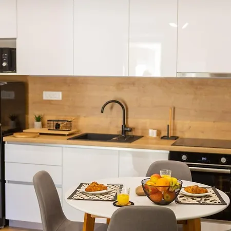 Radunizza Harmony - Charming In Oldtown Apartman *