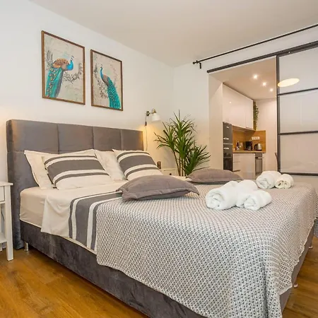 Radunizza Harmony - Charming In Oldtown Apartman Split